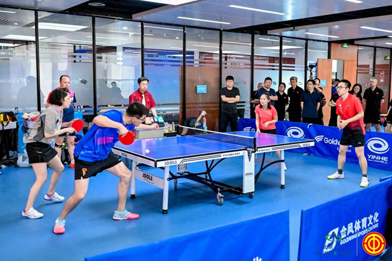 乒乓球赛场火爆激动，选手们精湛技艺展现的简单介绍